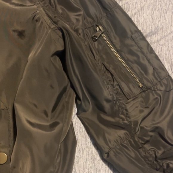 New Look Medium Zip up Cargo Jacket - Picture 2 of 3